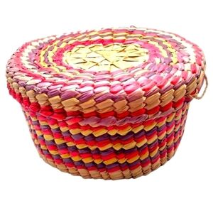 🧿VINTAGE MEXICAN LIDED BASKET
